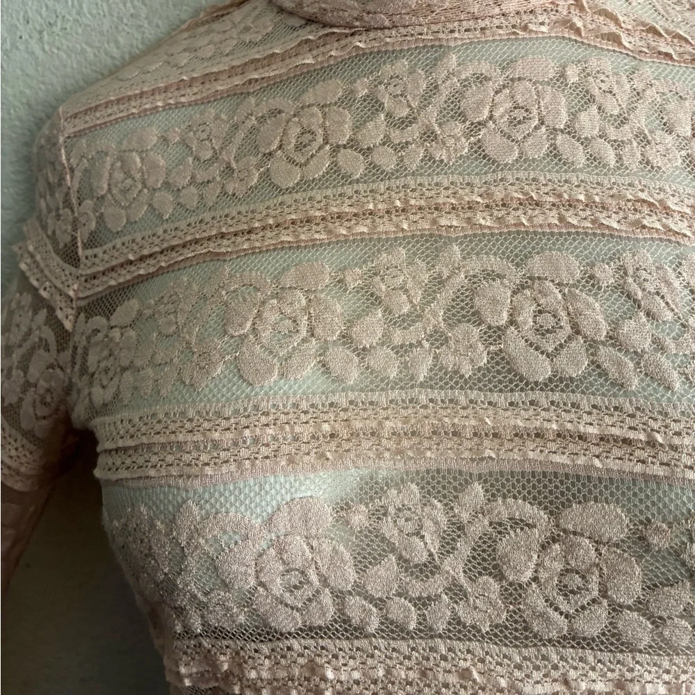 Zara Women’s Blush Cream Lace Long-Sleeve Mock Neck Top M
